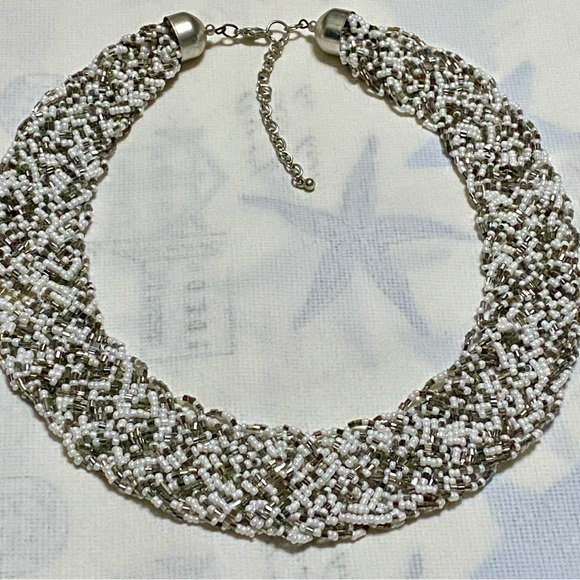 Elegant Beaded Necklace in White and Silver - Picture 7 of 9